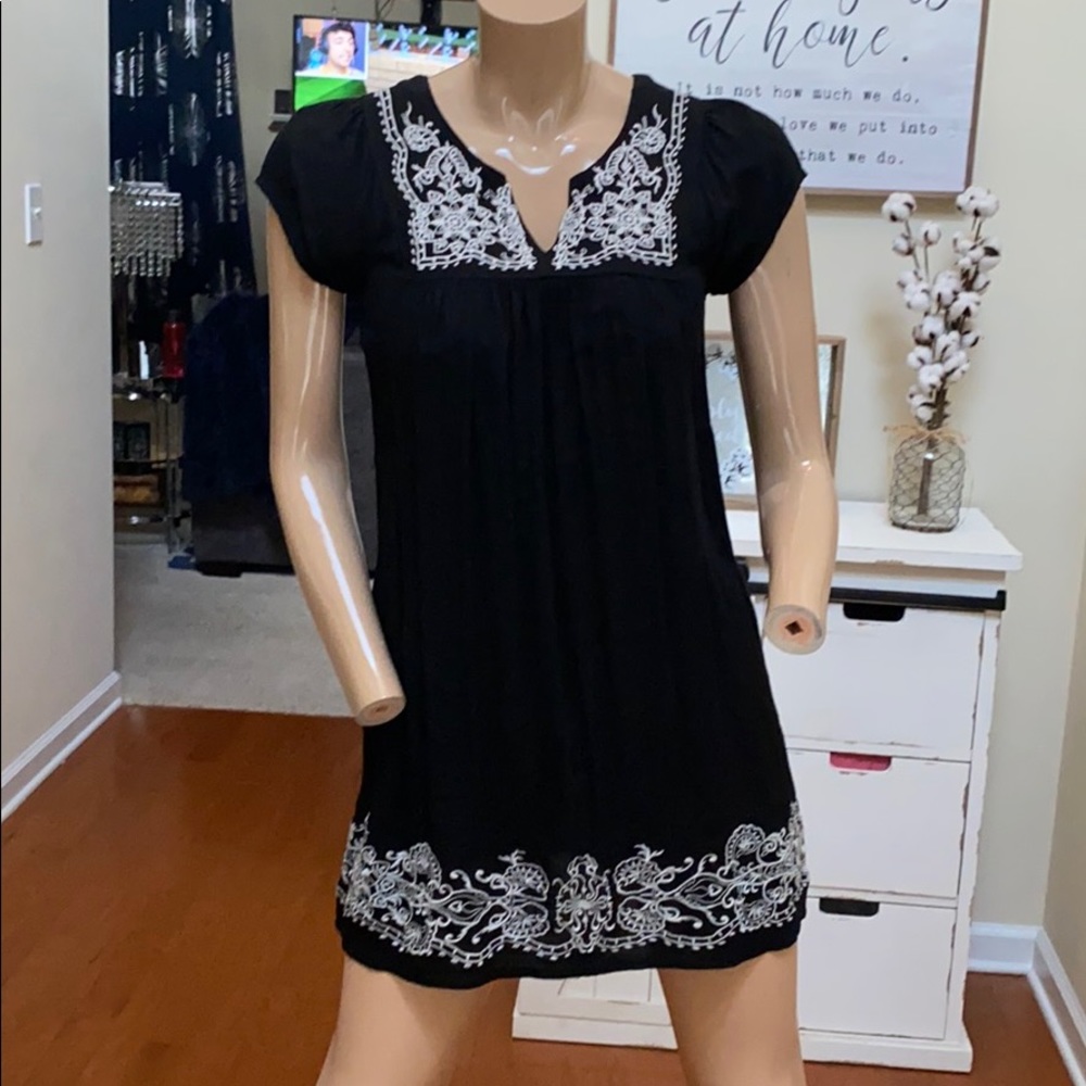 Embroidered mini dress/tunic